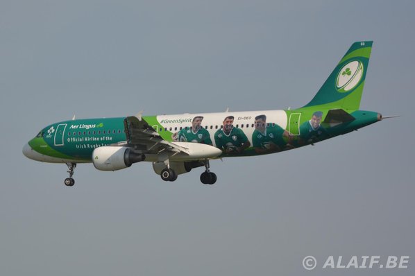 Aer Lingus Airbus A320 EI-DEO Official aircraft of the Irish rugby team. 